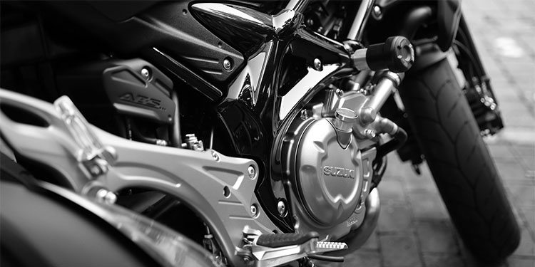 motorcycllists_0000_motorcycle-410165_1920